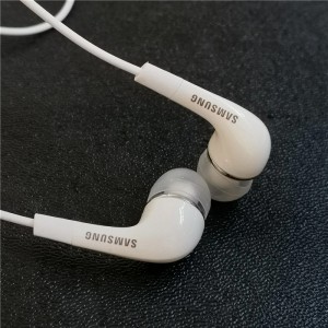 Earbuds & Speaker