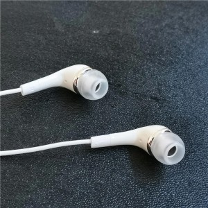 Earbuds & Speaker
